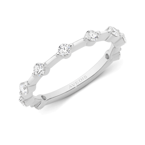 Round Brilliant Cut Diamond Spaced Out Band - Image 4